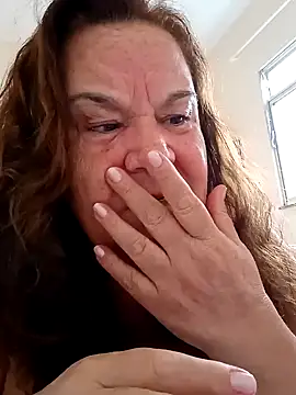 Snapshot of Yaya_Mineira chatting on 01/08/25, 12:58 Yaya Mineira online show from 01/08/25, 12:58