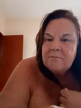 Snapshot of Yaya_Mineira chatting on 01/11/25, 05:29 Yaya Mineira online show from 01/11/25, 05:29