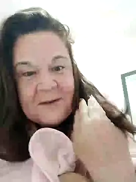 Snapshot of Yaya_Mineira chatting on 01/15/25, 06:40 Yaya Mineira online show from 01/15/25, 06:40