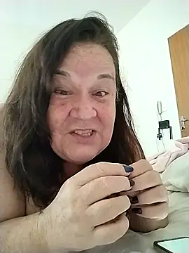 Snapshot of Yaya_Mineira chatting on 10/08/25, 03:20 Yaya Mineira online show from 10/08/25, 03:20