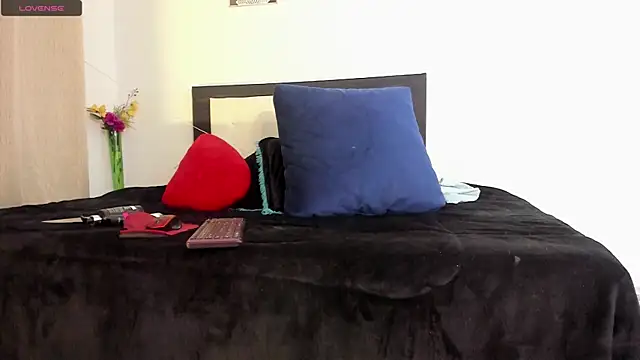 alicia rouusel online show from 12/22/24, 04:06