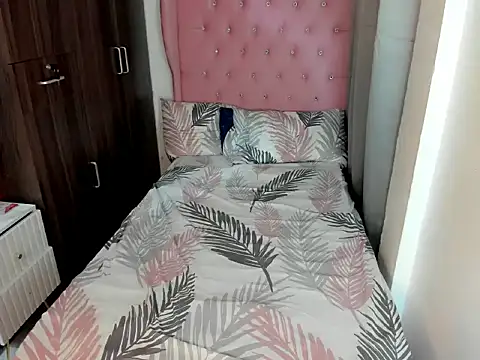 Snapshot of Arkangelxx chatting on 01/14/25, 06:28 Arkangelxx online show from 01/14/25, 06:28