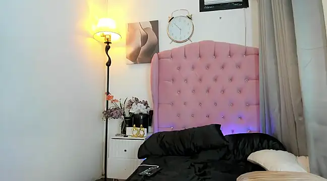 Snapshot of Arkangelxx chatting on 02/17/25, 05:43 Arkangelxx online show from 02/17/25, 05:43