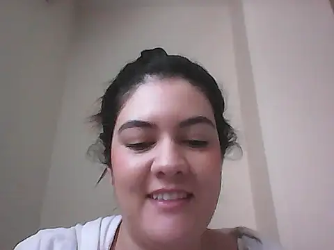 lauratobon online show from 10/14/25, 04:52