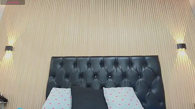 Snapshot of _Valeria_Brown chatting on 10/03/25, 01:35 Valeria Brown online show from 10/03/25, 01:35