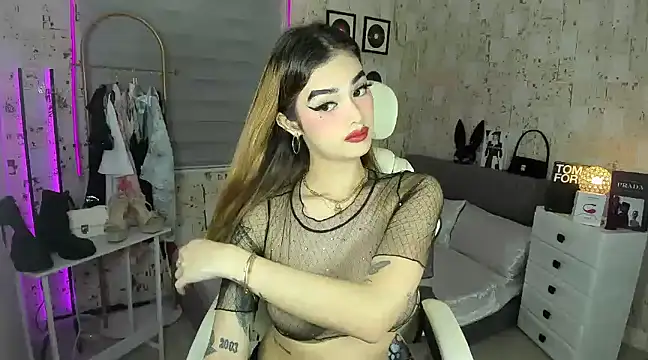 AlexandraMooree online show from 02/21/25, 04:48