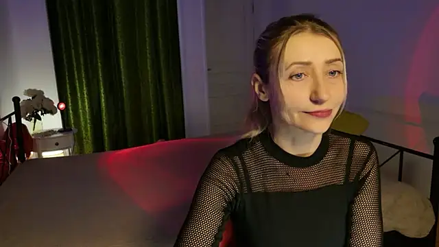 ZoeGrant online show from 05/03/26, 07:42
