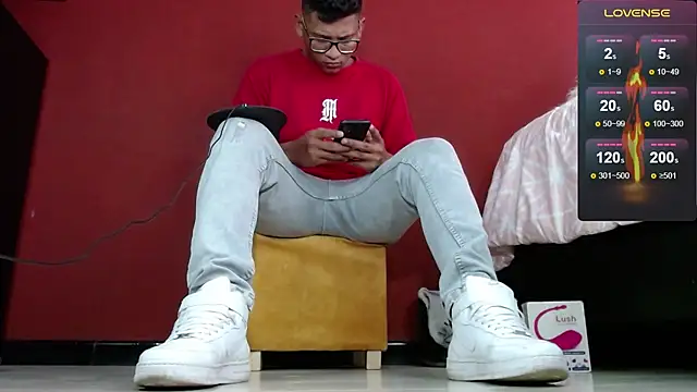 TomLover 12 online show from 02/07/25, 07:17