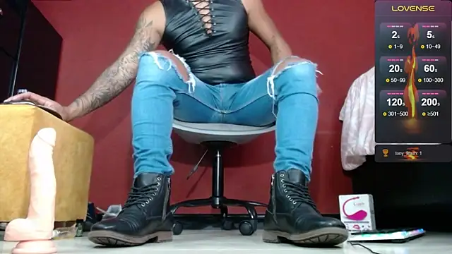 TomLover 12 online show from 02/10/25, 02:59