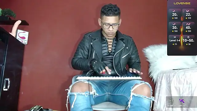 TomLover 12 online show from 02/12/25, 10:24