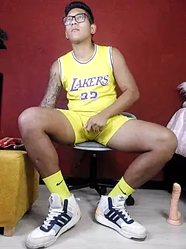 TomLover 12 online show from 02/19/25, 09:36