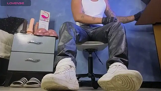 TomLover 12 online show from 03/03/26, 11:38