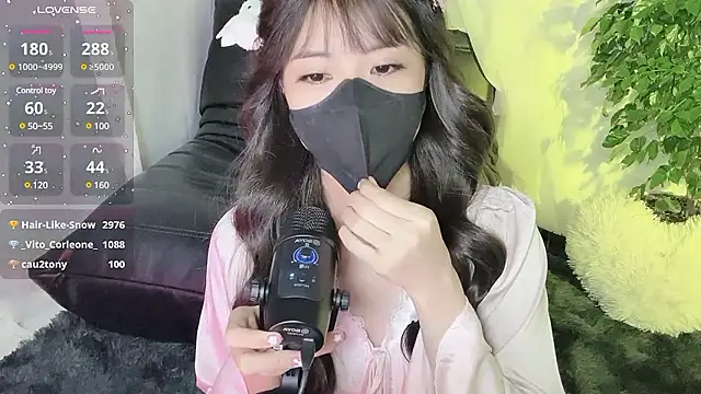 Snapshot of Mya_Lee chatting on 12/06/24, 07:34 Mya Lee online show from 12/06/24, 07:34