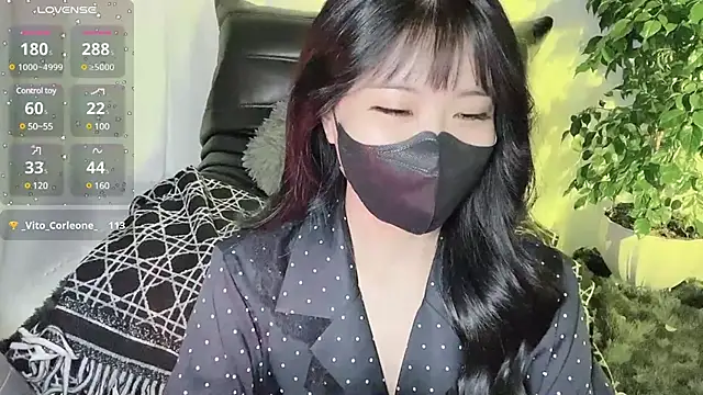 Snapshot of Mya_Lee chatting on 12/23/24, 09:51 Mya Lee online show from 12/23/24, 09:51