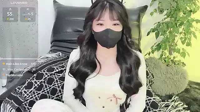 Snapshot of Mya_Lee chatting on 01/08/25, 04:22 Mya Lee online show from 01/08/25, 04:22