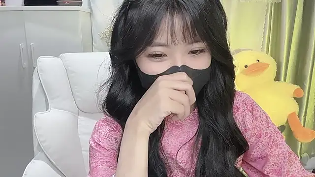 Snapshot of Mya_Lee chatting on 02/11/25, 10:18 Mya Lee online show from 02/11/25, 10:18