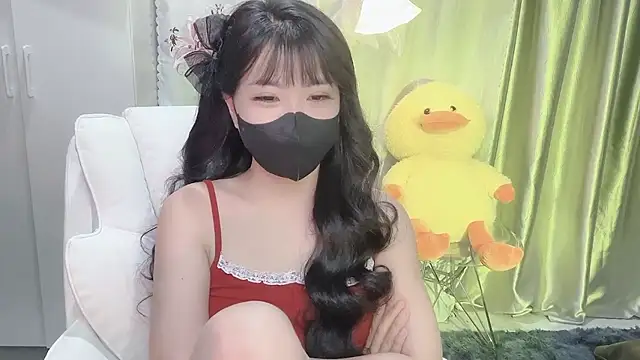 Snapshot of Mya_Lee chatting on 02/19/25, 04:33 Mya Lee online show from 02/19/25, 04:33