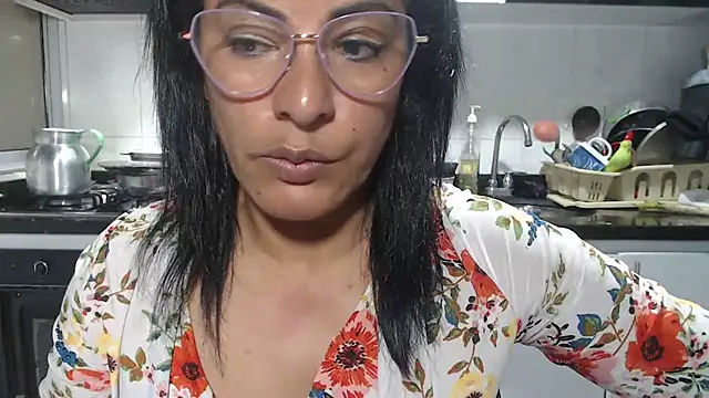 Snapshot of kateleyagrey chatting on 04/21/26, 01:42 kateleyagrey online show from 04/21/26, 01:42
