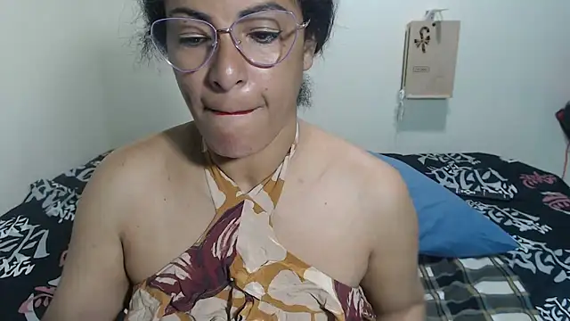 Snapshot of kateleyagrey chatting on 05/17/26, 10:44 kateleyagrey online show from 05/17/26, 10:44