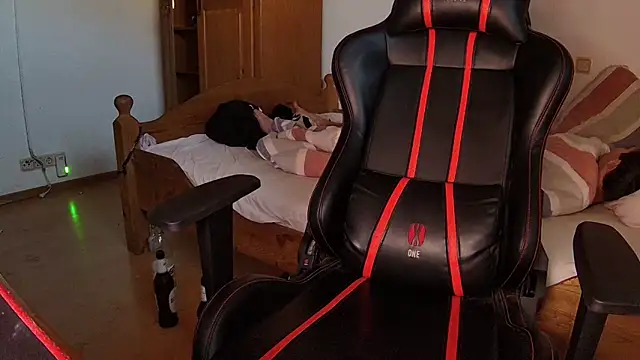 KmlBI26 online show from 10/30/25, 07:21