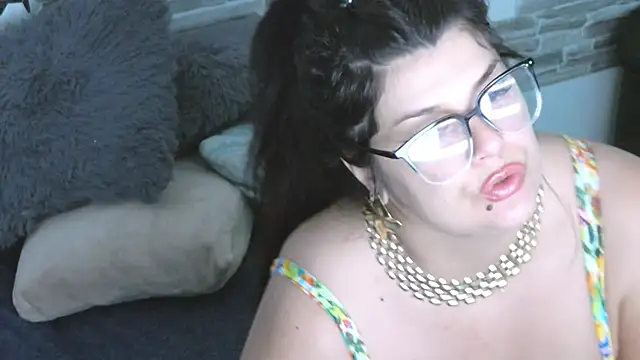 TinaMaay online show from 05/17/26, 10:33