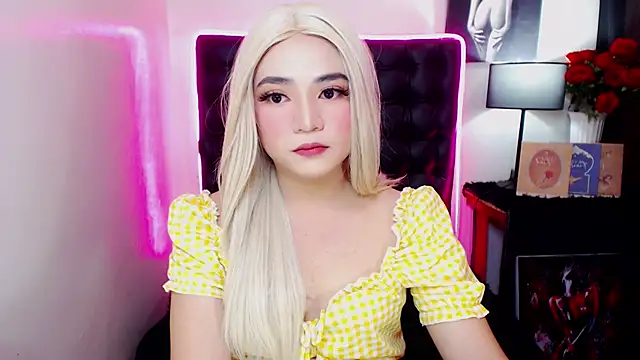 Snapshot of ErinSmith7inches_TS chatting on 10/09/25, 03:26 ErinSmith7inches TS online show from 10/09/25, 03:26