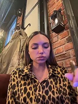 Snapshot of AngelinaMoore chatting on 12/20/24, 12:16 AngelinaMoore online show from 12/20/24, 12:16