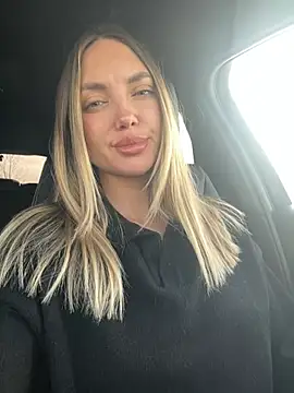 Snapshot of AngelinaMoore chatting on 02/15/25, 10:55 AngelinaMoore online show from 02/15/25, 10:55