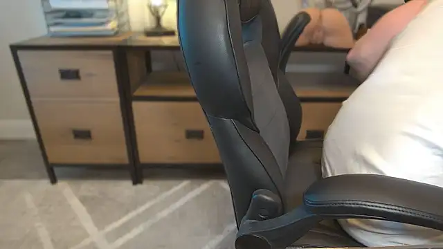 Snapshot of Mister_Dilf chatting on 03/02/26, 02:46 Mister Dilf online show from 03/02/26, 02:46