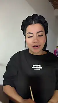 ImjustMia online show from 05/06/26, 03:13