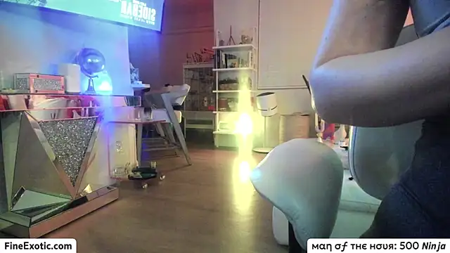 Vesaaa online show from 02/19/25, 07:39