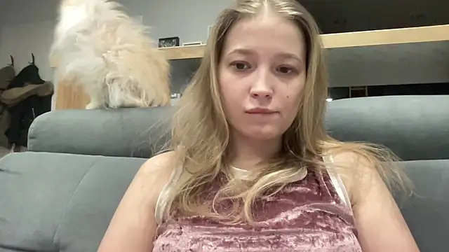 Snapshot of CharmingSarah chatting on 02/24/25, 05:42 CharmingSarah online show from 02/24/25, 05:42