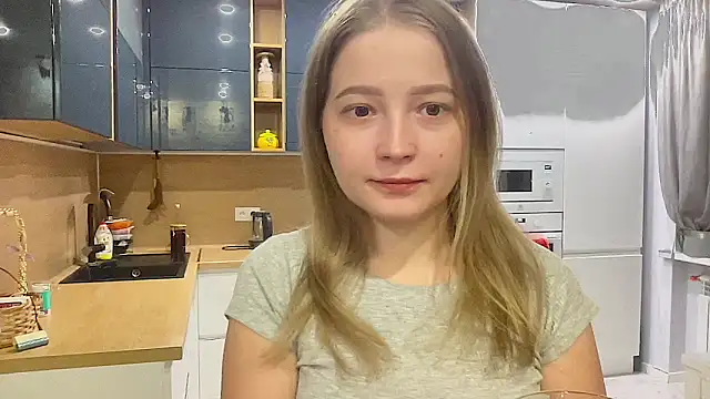 Snapshot of CharmingSarah chatting on 09/16/25, 03:57 CharmingSarah online show from 09/16/25, 03:57