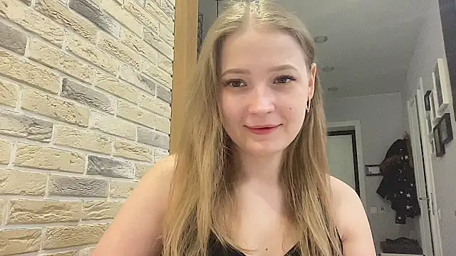 CharmingSarah online show from 03/26/26, 04:45