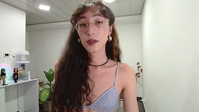 NicoleCortez online show from 01/14/25, 05:40