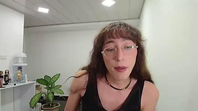 NicoleCortez online show from 02/01/25, 02:37