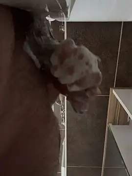 Snapshot of -horby- chatting on 10/27/25, 02:10 -horby- online show from 10/27/25, 02:10