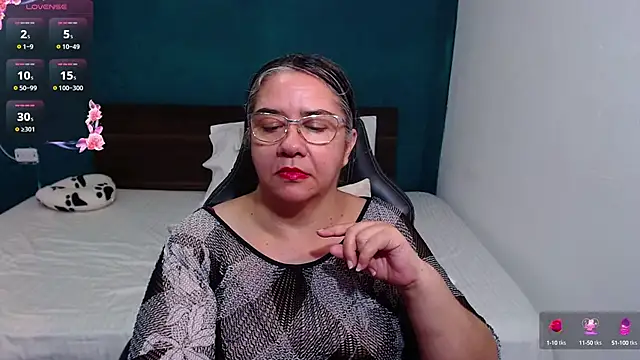 scaelettdubois online show from 10/10/25, 02:10