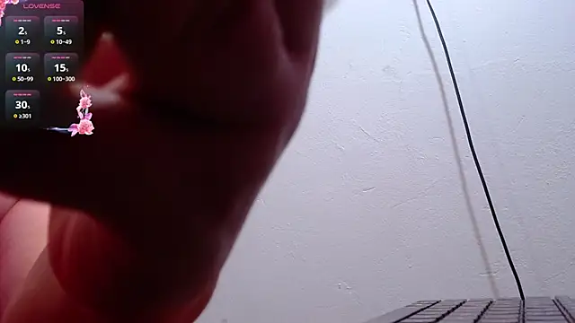 scaelettdubois online show from 11/06/25, 12:44