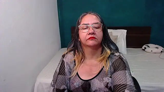 scaelettdubois online show from 11/15/25, 01:03