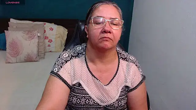 Snapshot of scaelettdubois chatting on 06/04/26, 10:27 scaelettdubois online show from 06/04/26, 10:27