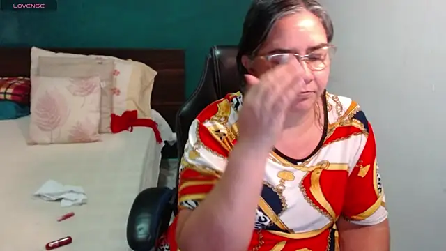 Snapshot of scaelettdubois chatting on 06/29/26, 11:49 scaelettdubois online show from 06/29/26, 11:49