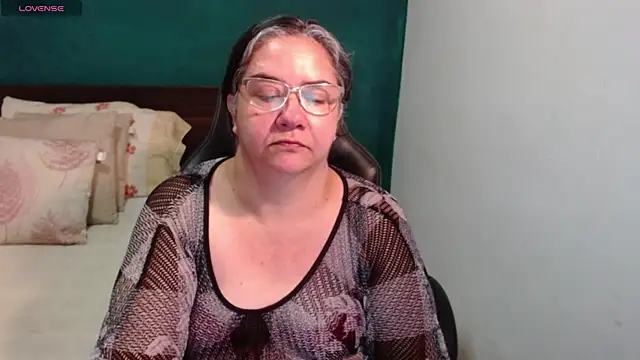 Snapshot of scaelettdubois chatting on 07/12/26, 09:33 scaelettdubois online show from 07/12/26, 09:33