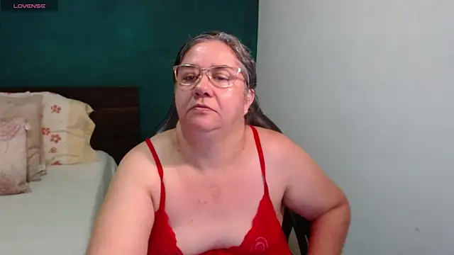 Snapshot of scaelettdubois chatting on 07/12/26, 10:23 scaelettdubois online show from 07/12/26, 10:23