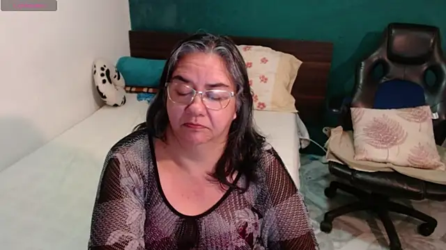 Snapshot of scaelettdubois chatting on 07/14/26, 10:21 scaelettdubois online show from 07/14/26, 10:21
