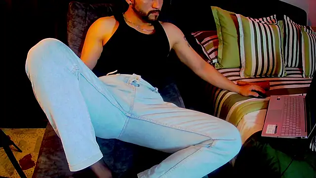 Snapshot of _DANTE_BIGASS chatting on 12/11/24, 11:32 DANTE BIGASS online show from 12/11/24, 11:32