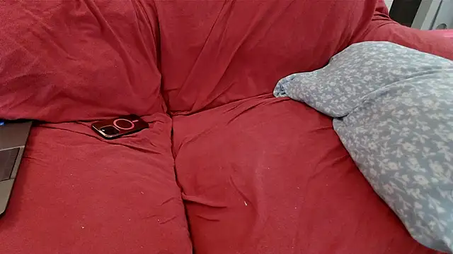 Snapshot of EmoDream1998 chatting on 03/19/25, 04:45 EmoDream1998 online show from 03/19/25, 04:45