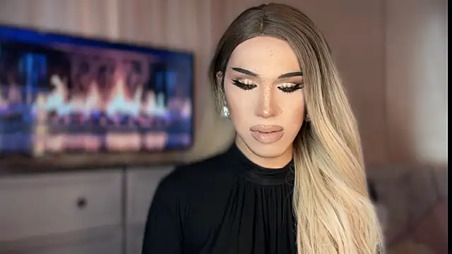 Ts glamxxxx online show from 04/14/26, 03:45