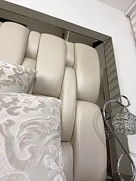 ALISSON FOXXX1 online show from 12/22/25, 10:51