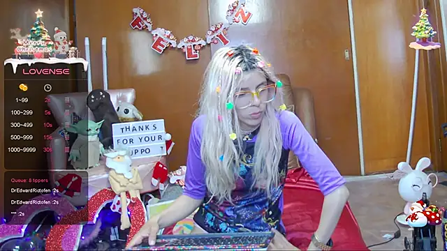 Snapshot of Skinygirl chatting on 12/20/24, 03:03 Skinygirl online show from 12/20/24, 03:03